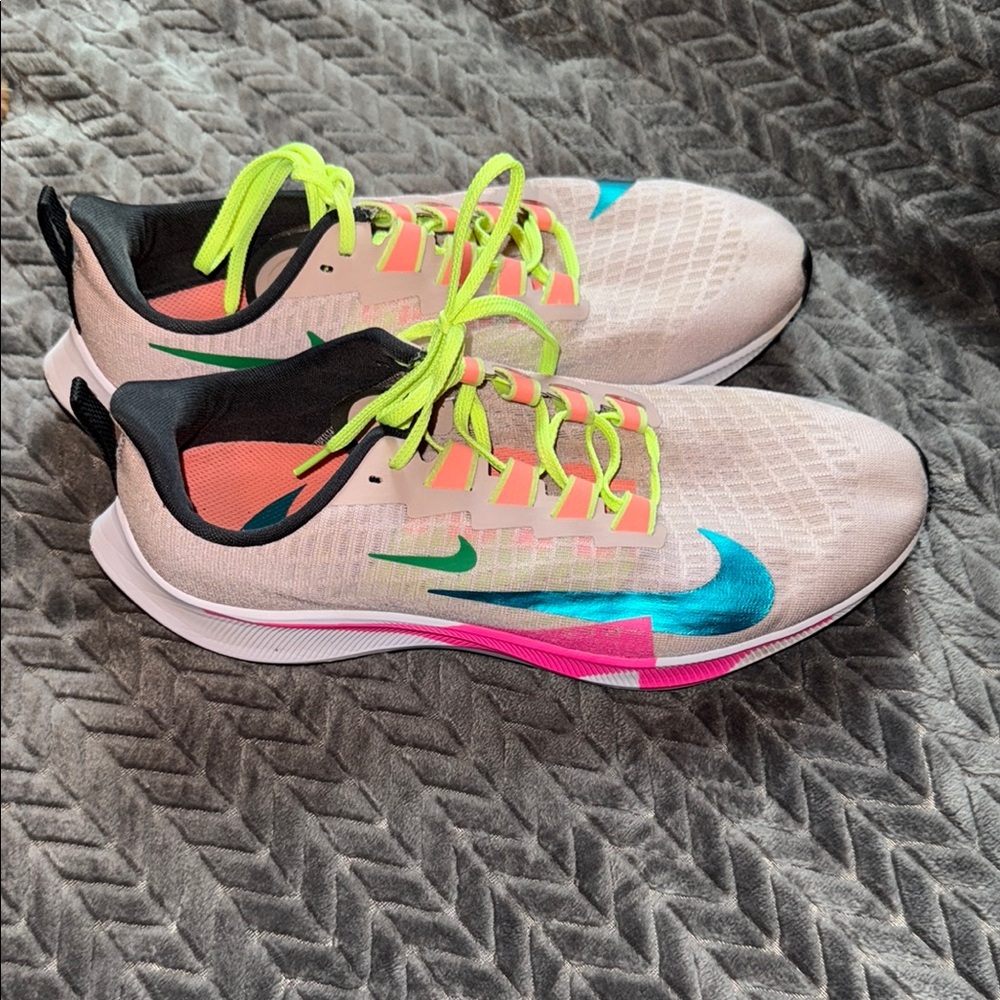 Nike Women's Multicolor Running Shoes